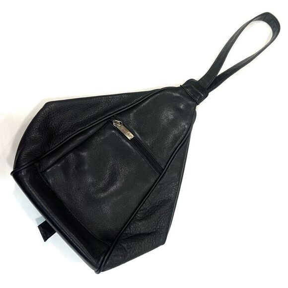 Tignanello Handbags - TIGNANELLO Leather Sling Shoulder Bag